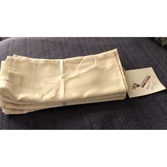 Tradition Sud Home Napkins qty 4 Made In Turkey Cream NWT Cotton Floral - Picture 2 of 6